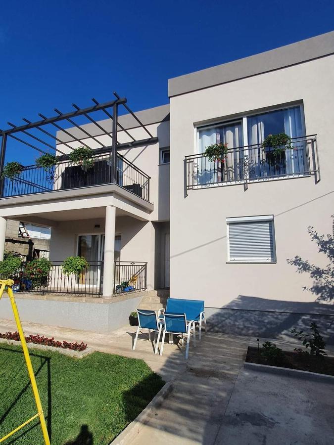 ביבינייה Apartments Mena מראה חיצוני תמונה